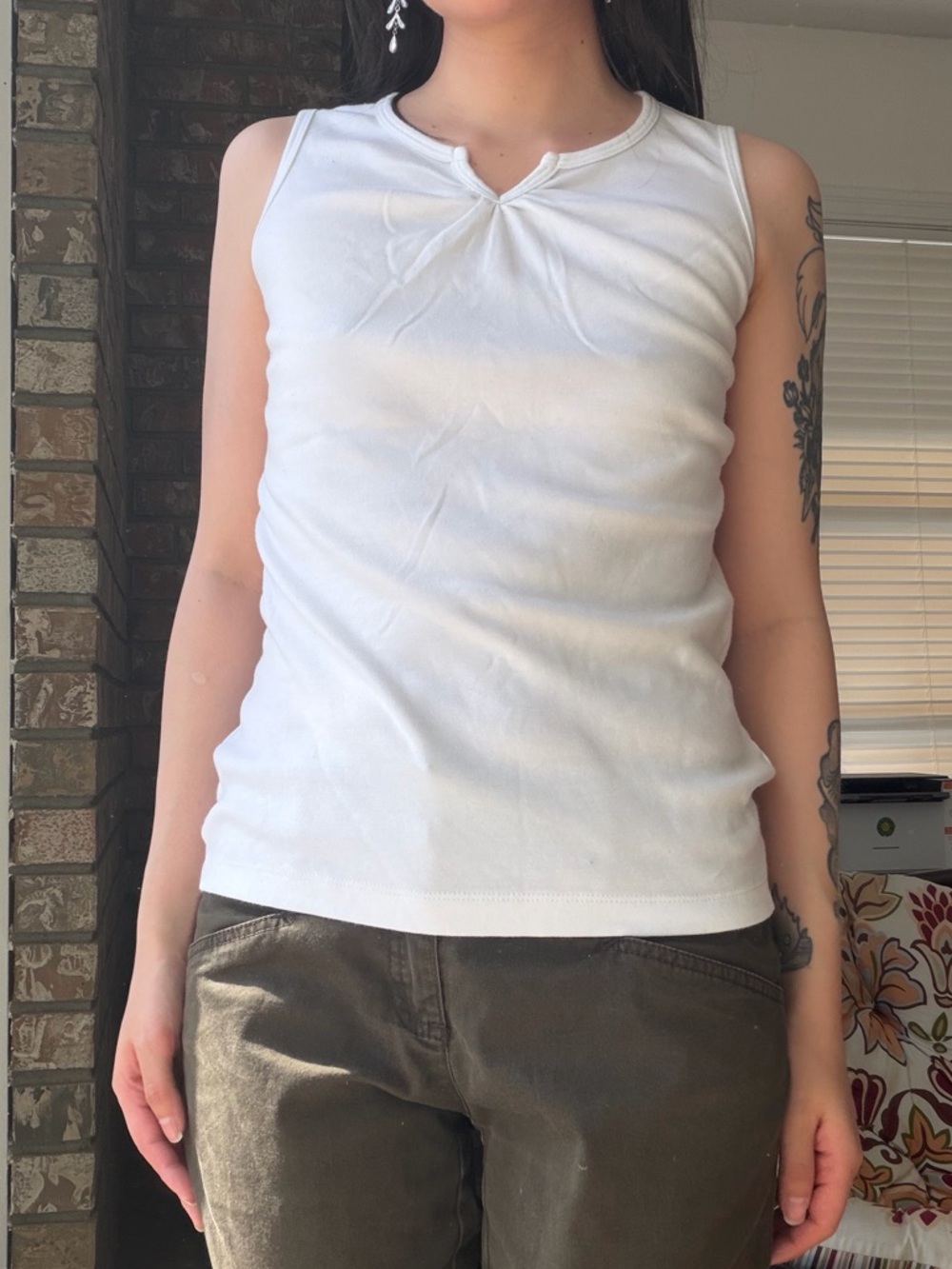 Y2K Basic White Tank Top with V detail